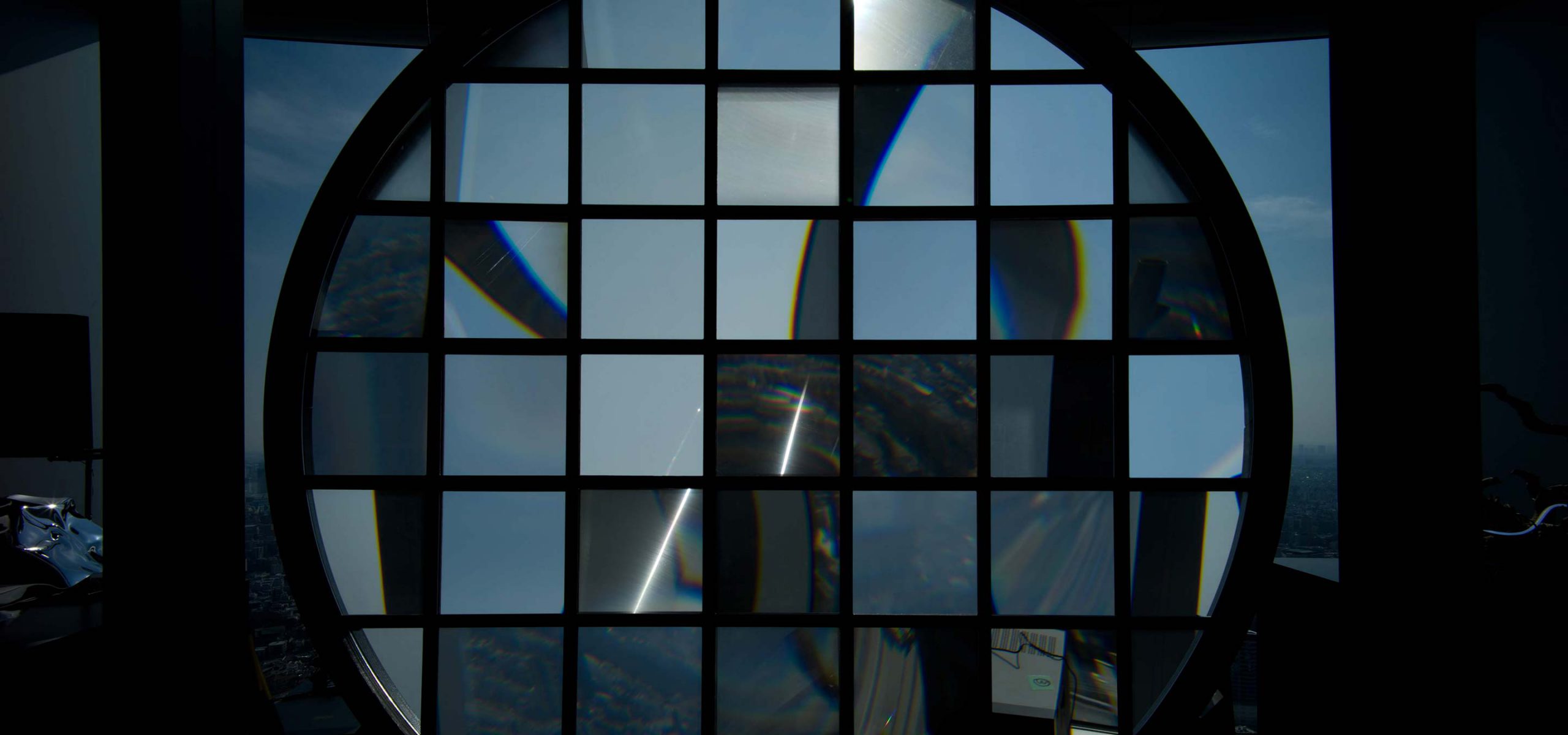 焦点の散らばった窓